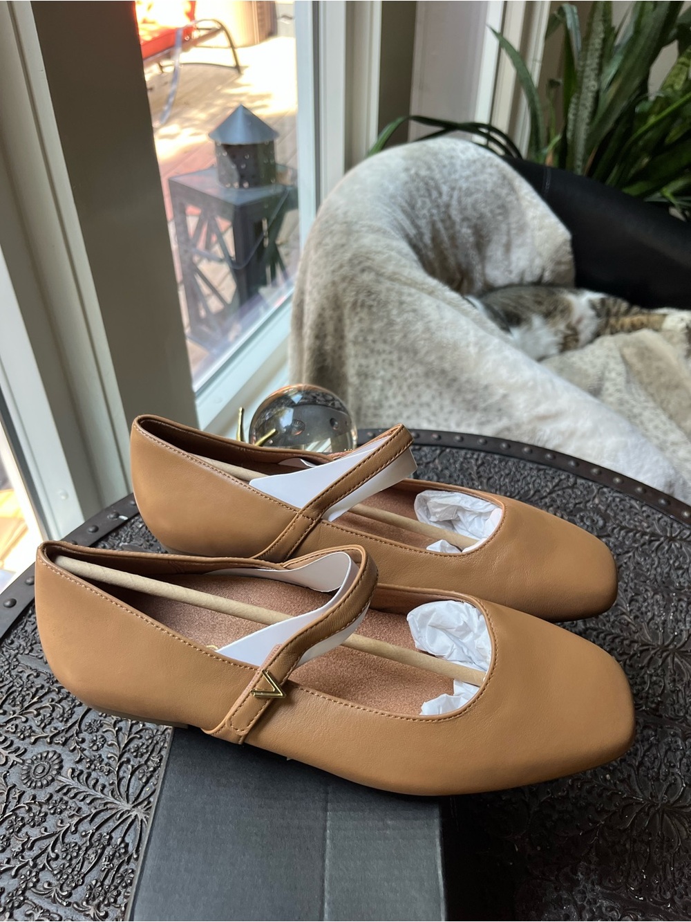 VIONIC ALAMEDA LEATHER MARY JANE FLATS CAMEL 8.5 W WIDE - Picture 5 of 10
